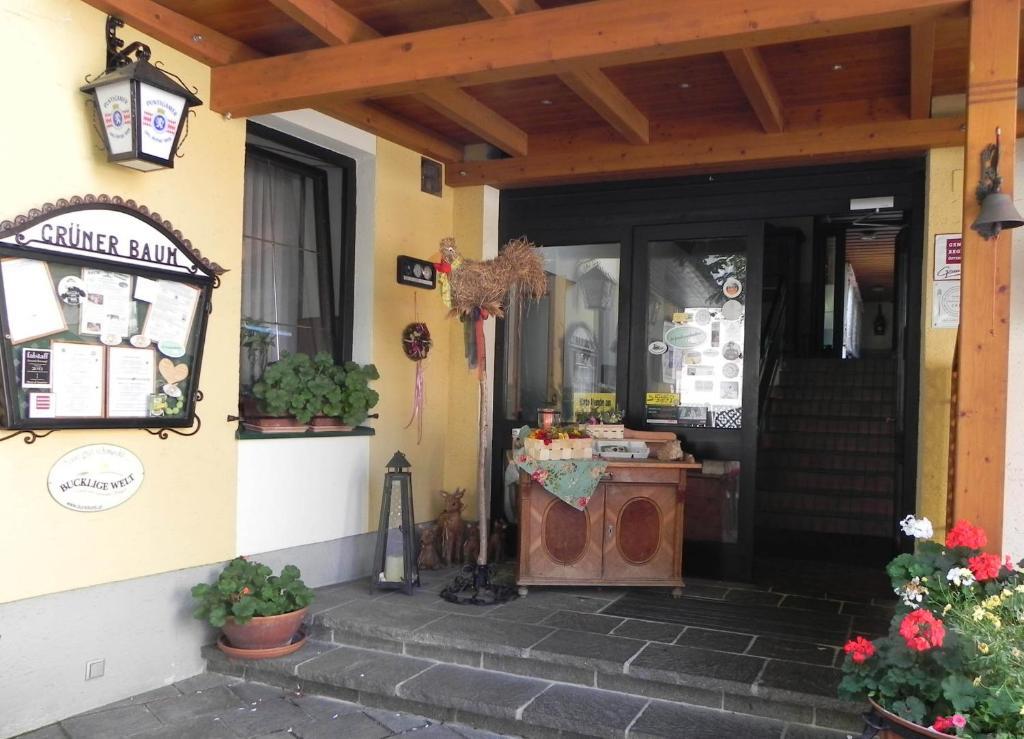Gasthof Gruener Baum Kirchberg am Wechsel Exterior photo